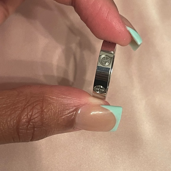 Love Ring - Picture 5 of 6